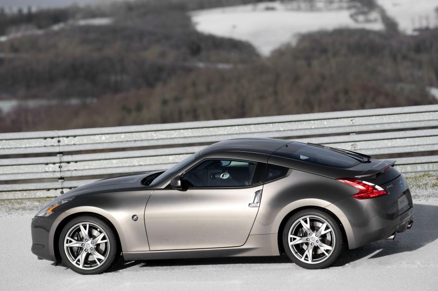  Nissan 370Z 2009 года  (фото 39 из 192)